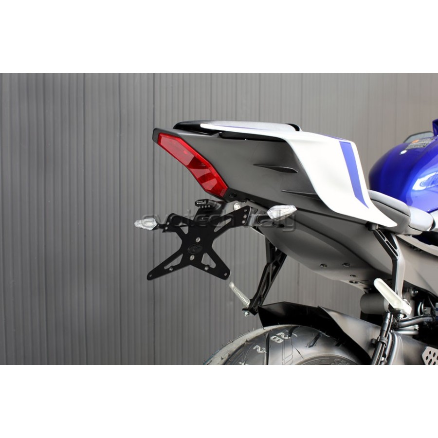 ΒΑΣΗ ΠΙΝΑΚΙΔΑΣ EVOTECH ΓΙΑ YAMAHA R6 '06-'19